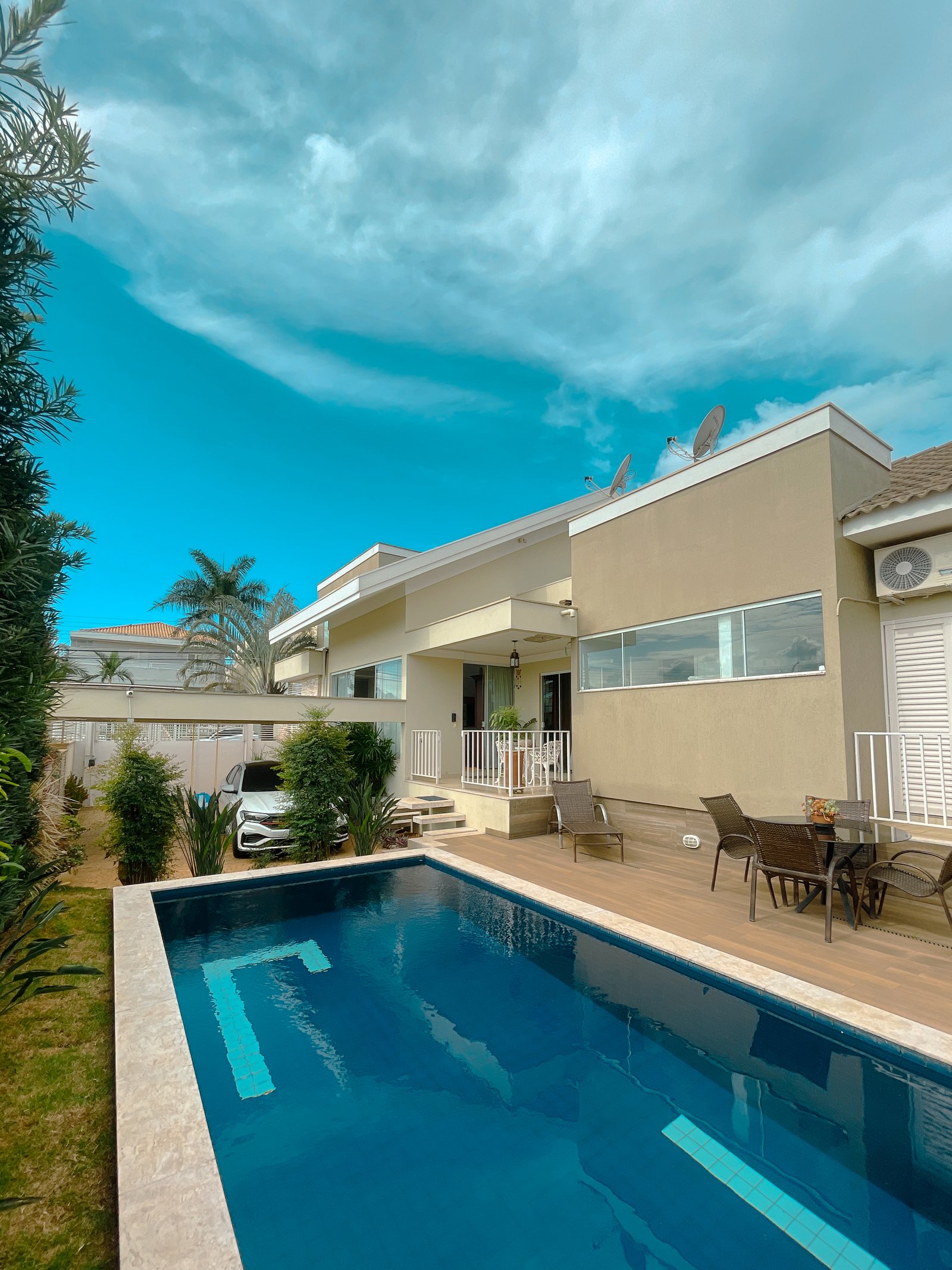 Casa no Parque das Esmeraldas II — área externa e deck