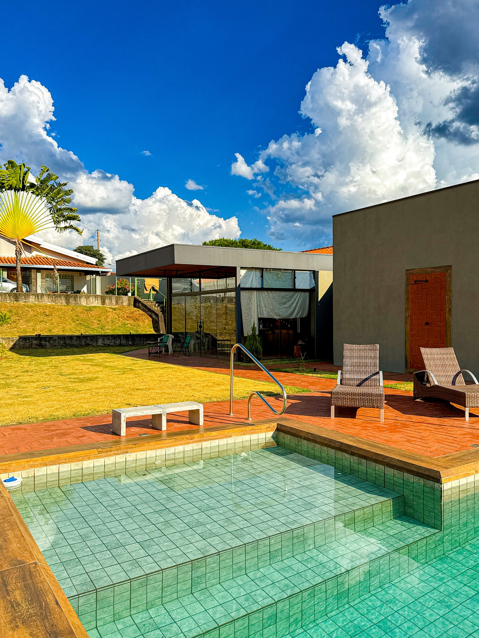 Casa no Residencial Sempre Verde — sala de estar integrada ao jantar